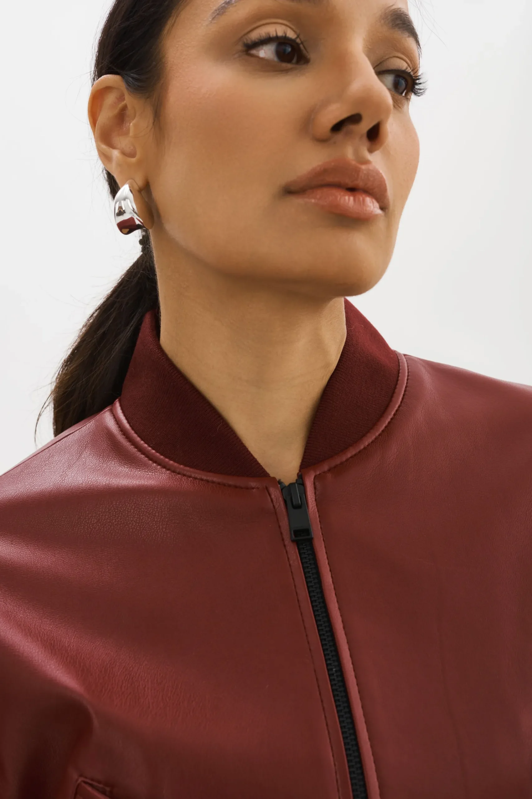 New LAMARQUE EVELIN | Faux Leather Cropped Bomber Syrah
